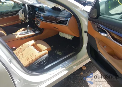 2016 BMW 750 xDrive из США, поврежденный, VIN WBA7F2C52GG417411